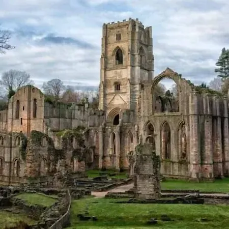 The South Stainley 4*